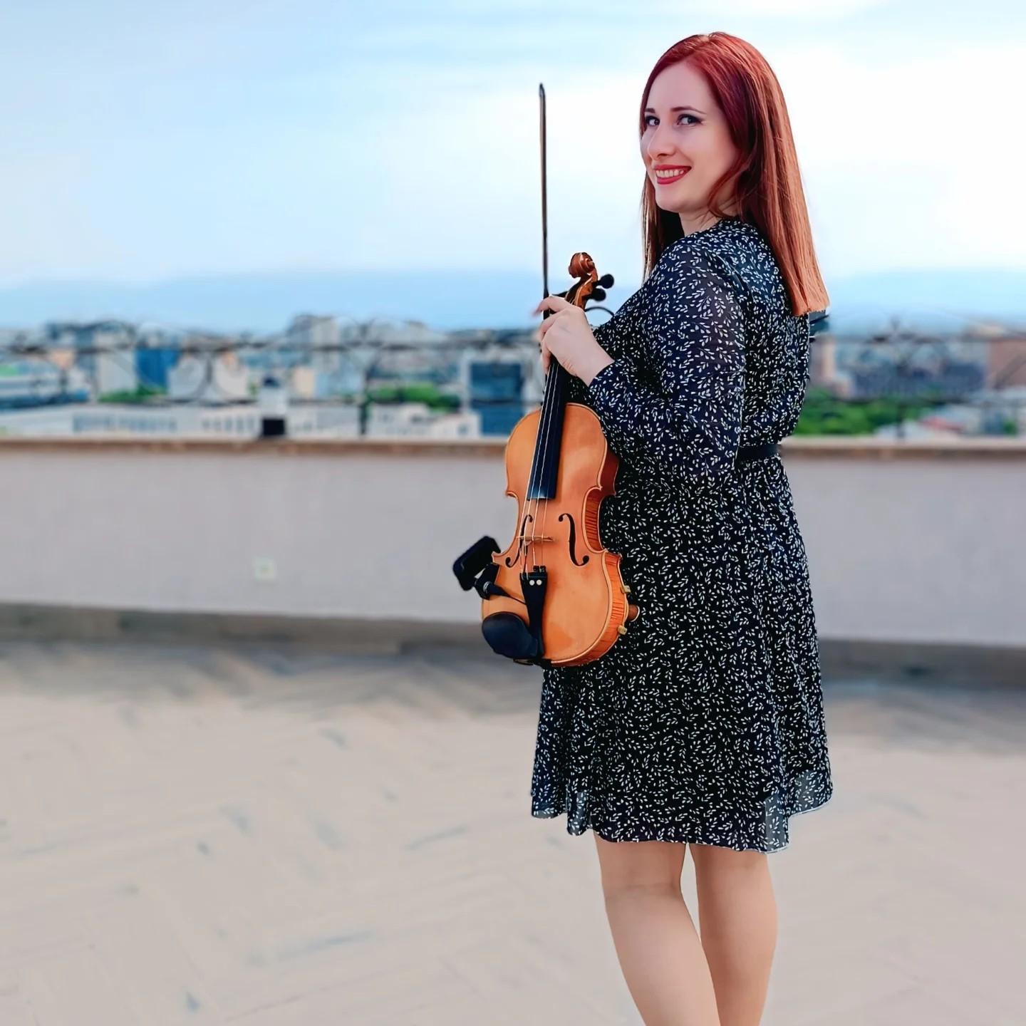 Ani Arabian – Violinist logo