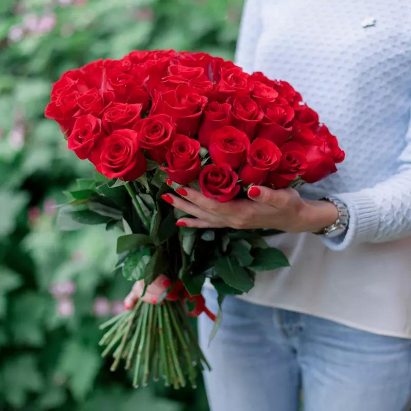 Luxurious Red Rose Bouquet