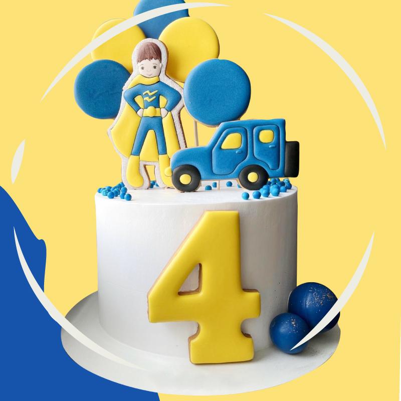 Սուպերհերոսային թեմատիկ ծննդյան տորթ