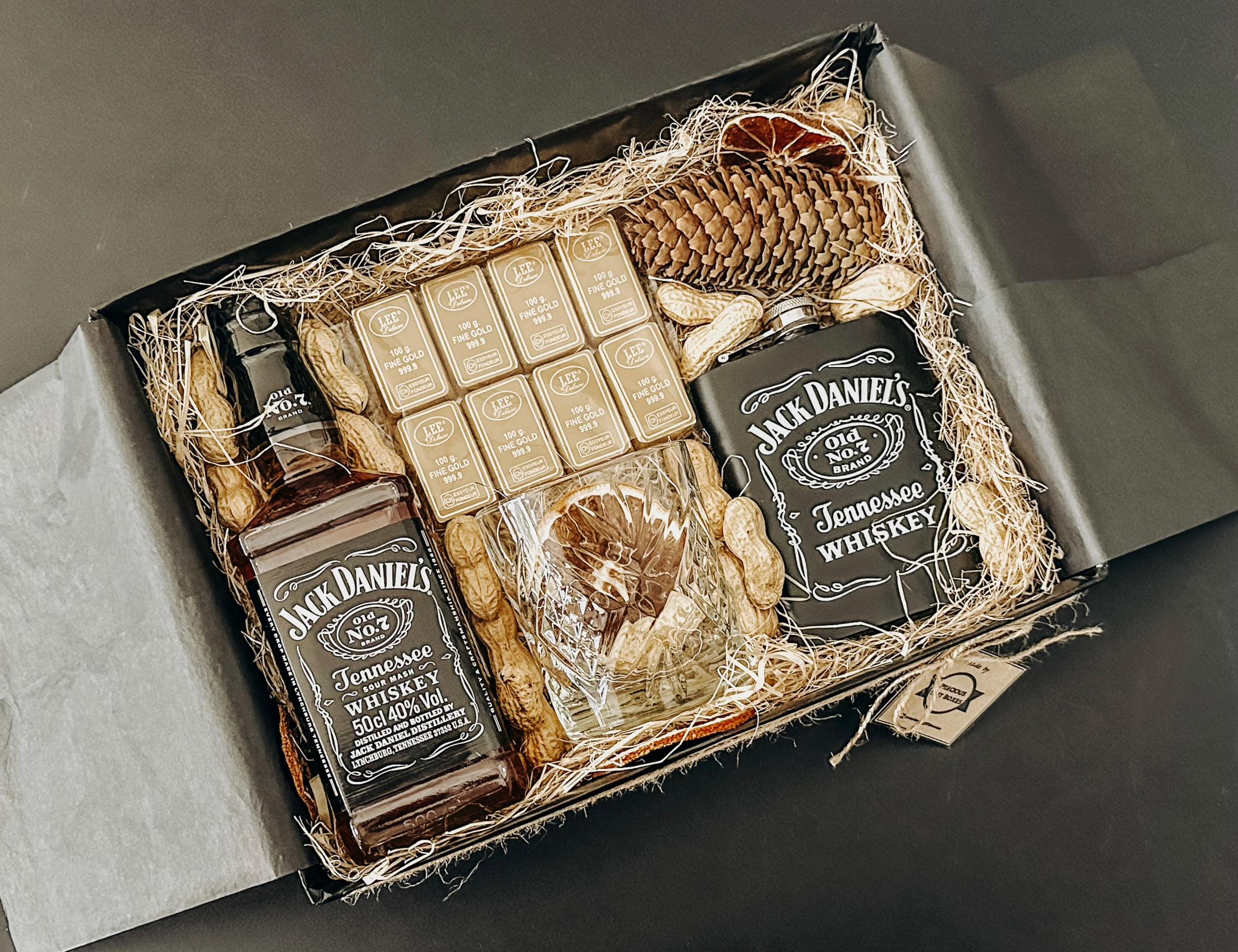 Էլեգանտ Վիսկի Նվեր Տուփ Jack Daniels-ով